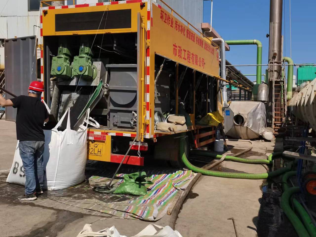 灌云淤泥压干处理